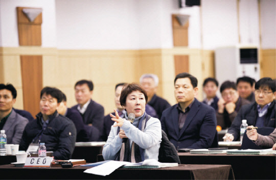 지난 13일부터 이틀간 개최된 회사 전사리더 워크숍에 참석한 임수경 한전KDN 대표. 이틀간 진행된 워크숍에서는 2017년도 경영목표를 달성하기 위한 세부 실행방안의 발표와 토론이 이뤄졌다.  한전KDN 제공'